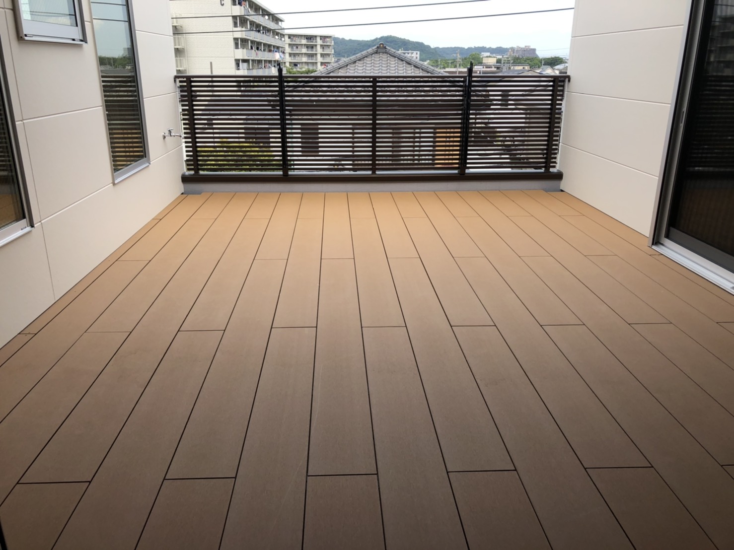屋上ウッドデッキ